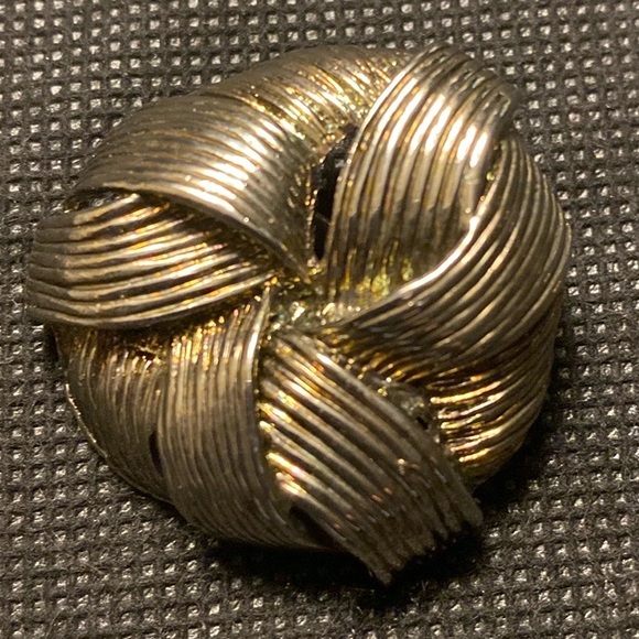 Vintage Silver Tone Large Button Clip-on earrings - Picture 4 of 5